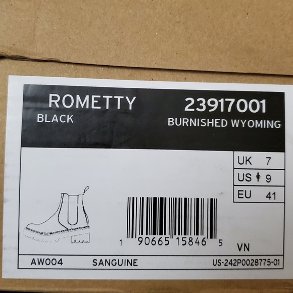 New Dr. Martens Rometty Chelsea Boots - Picture 7 of 8